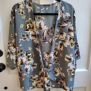 West Kei Sage Green Floral Open-Front Kimono